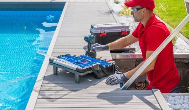 Swimming Pool Cleaning